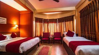 hotel-silver-oaks-inn