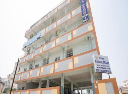 Iroomz Hotel Partha Grand