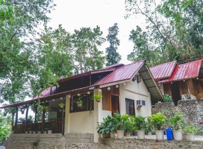 Hilltop Cabin – Beach Access Stay in Lobo, Batangas