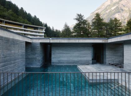 7132 Hotel Vals