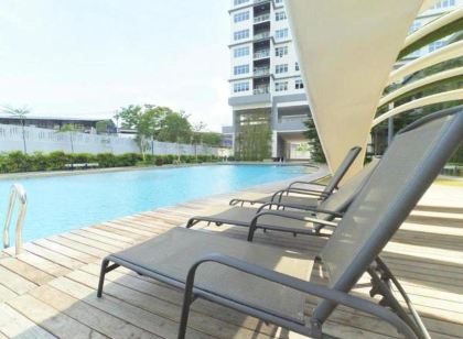 Puchong Skypod 8-10Pax | Walk Ioimall 10Min Sunway