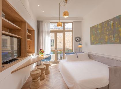 Chandakos 8 Design Apts
