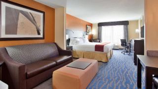 holiday-inn-express-and-suites-st-louis-airport