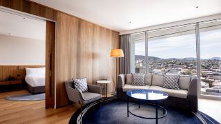 crowne-plaza-hobart-an-ihg-hotel