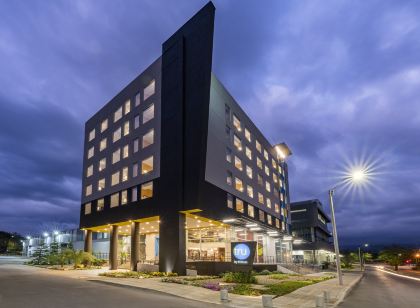 Tru by Hilton Cali Sur