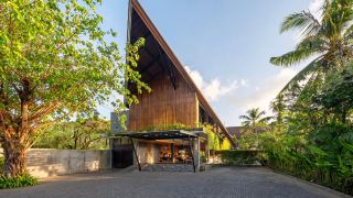 kayumas-seminyak-resort
