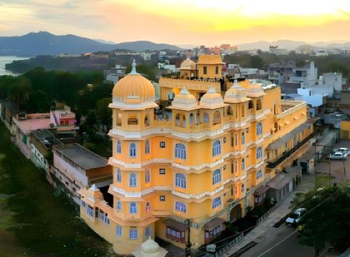 Bloom Boutique | Lake Pichola