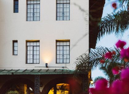 The Historic Broadlind Hotel at Long Beach Convention Center