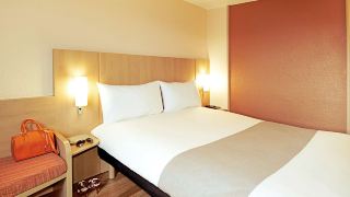 ibis-barcelona-santa-coloma