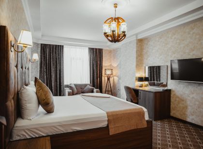 Alison Hotel