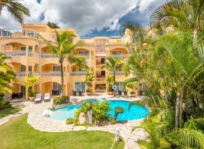 Hotel Villa Taina