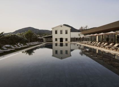 The Olivar Suites
