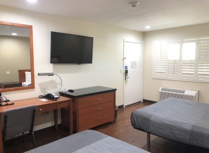 Simply Home Inn & Suites - Riverside