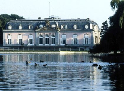 Hotel Indigo Dusseldorf - Victoriaplatz, an IHG Hotel
