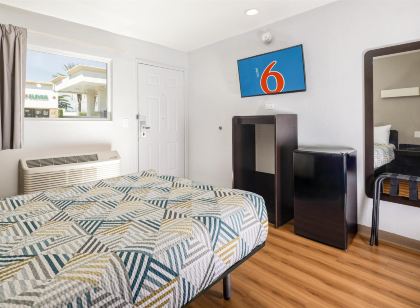 모텔 6 온타리오 에어포트