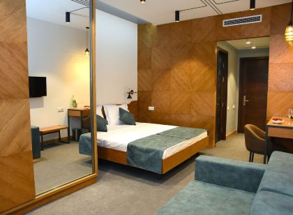 R&R Hotel