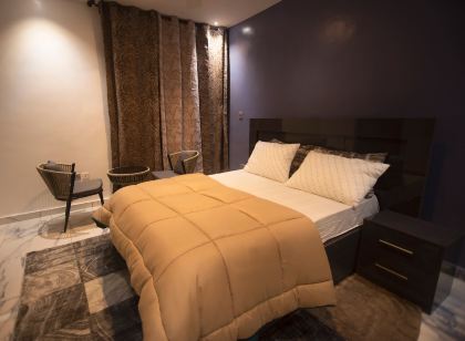 Luxury two bedroom fully furnished wifi and tv