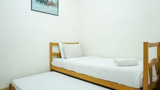 homey-and-warm-2br-mediterania-palace-apartment
