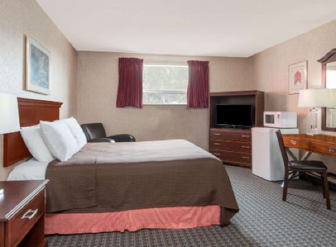 Howard Johnson by Wyndham Gravenhurst