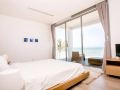 the-yacht-villa