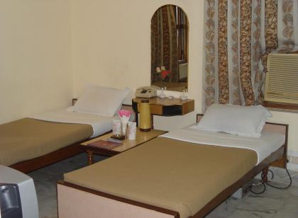 Hotel Shashi International