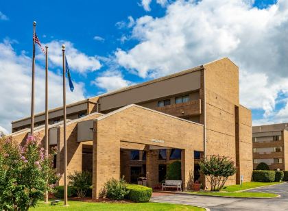 Tulsa Square Hotel Central, I-44 by OYO