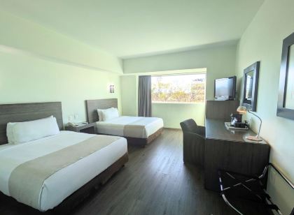 We Hotel Aeropuerto