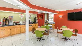 super-8-by-wyndham-dothan