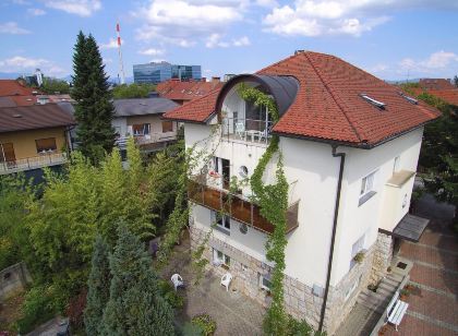 Family Guesthouse GreenSLO