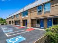 econo-lodge-airport-near-billy-graham-parkway