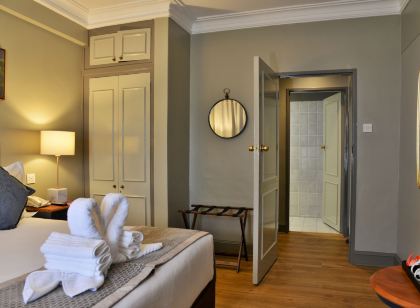Cresta Jameson Hotel