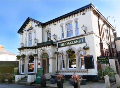 Oaklands Hotel