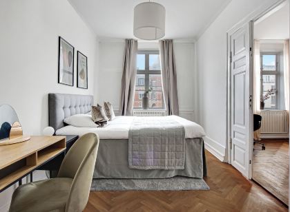 Square - Spacious 6-Bdr Apt Near Nyhavn