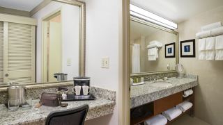 doubletree-by-hilton-hotel-miami-airport-and-convention-center