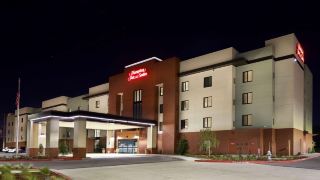 hampton-inn-and-suites-sacramento-at-csus