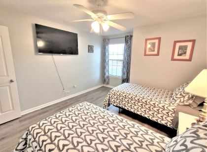 Comfortable & Quiet Home Near Beach, Mayo, walk to Shopping Great for long stays