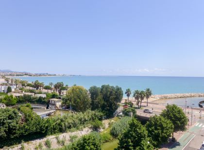 Le Cagnes Beach