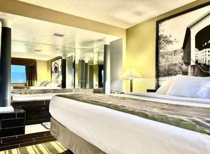 Super 8 by Wyndham Frederick