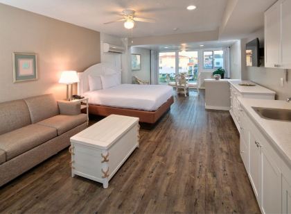 Surf Club Oceanfront Hotel