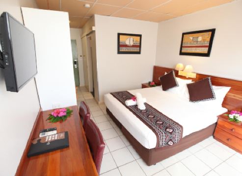 Smugglers Cove Beach Resort & Hotel