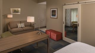 hampton-inn-and-suites-asheville-biltmore-village-nc