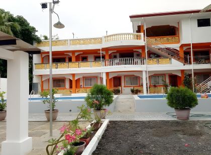 Palm Grove Saud Holiday Complex Hotel