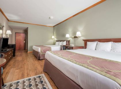 Super 8 by Wyndham Grayson