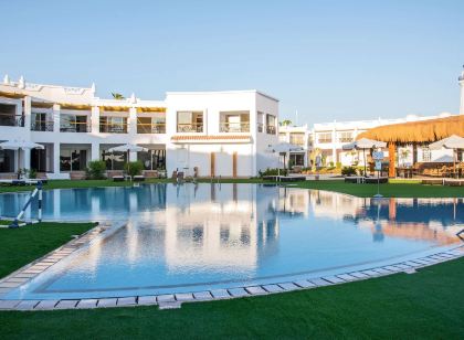 Sunrise Remal Beach Resort