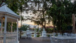 b2-riverside-colonial-hotel
