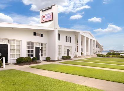 Days Inn by Wyndham Kill Devil Hills Oceanfront - Wilbur