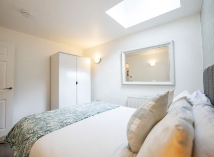 Modern Townhouse Apartment in Stratford Upon Avon with Wifi & Netflix