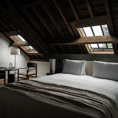 Deluxe Room with Bathtub Deluxe Room with Bathtub August Promo Code