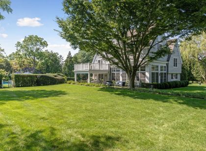 Stunning House: Tennis & Pool in Southampton Estate section