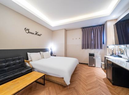 Hotel Sense